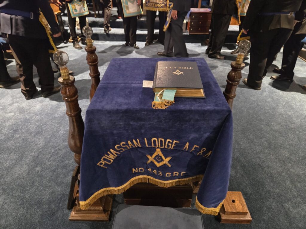 The altar at Powassan Lodge