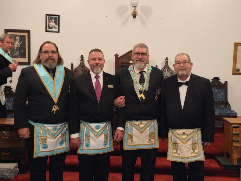 Brethren at Sturgeon Falls Lodge No. 447’s September Draw Night meeting